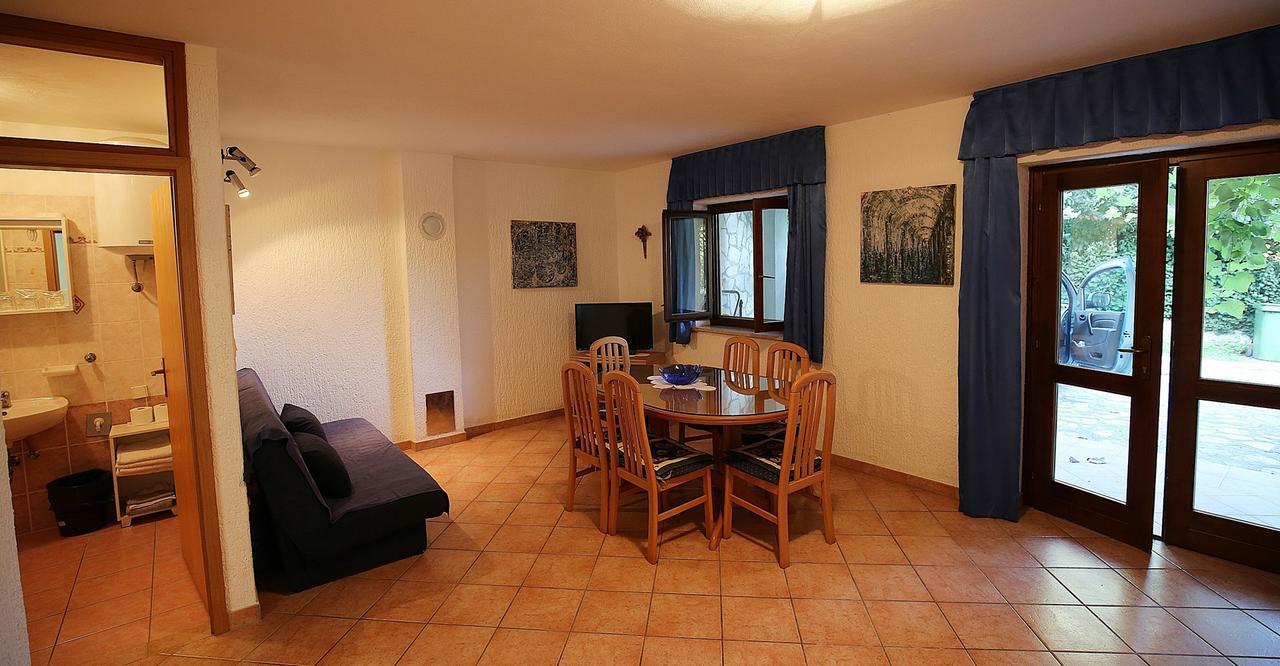 Apartments Coki Funtana Eksteriør billede