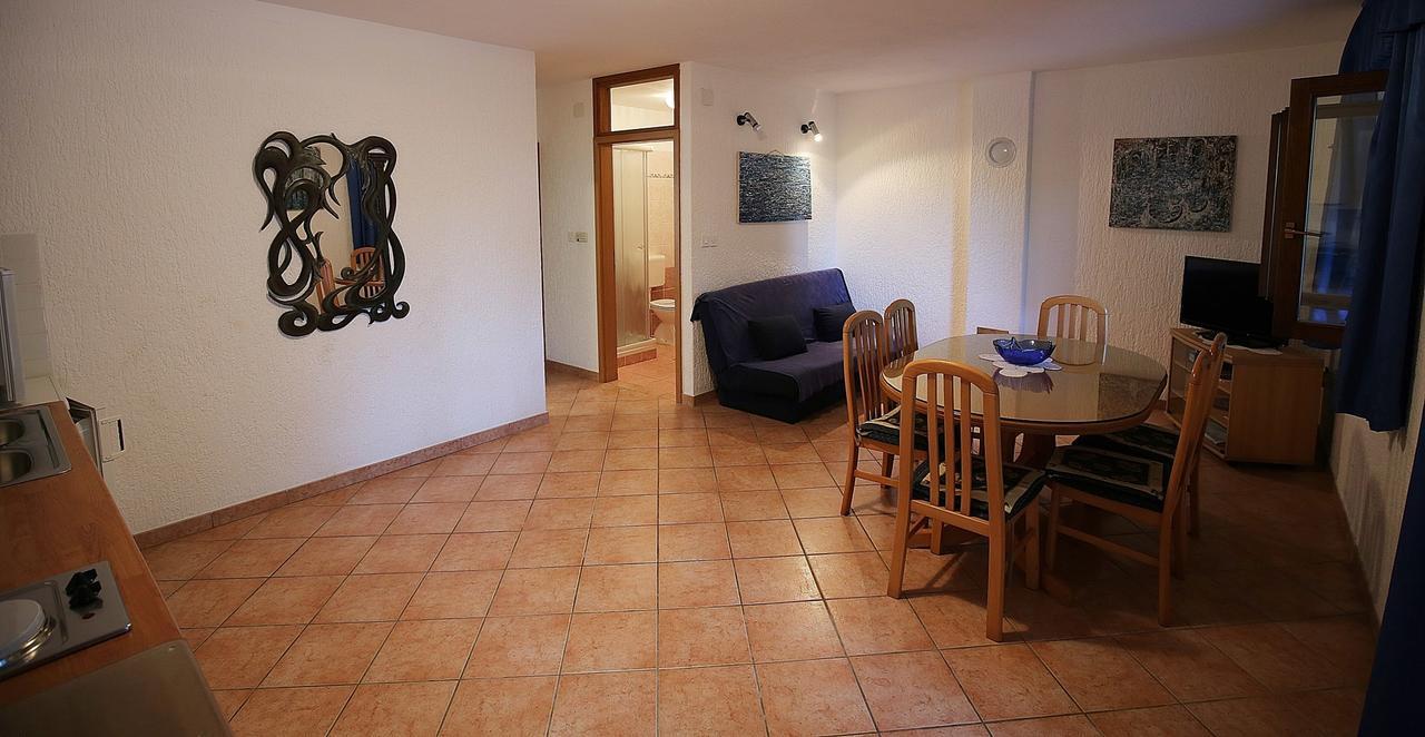 Apartments Coki Funtana Eksteriør billede