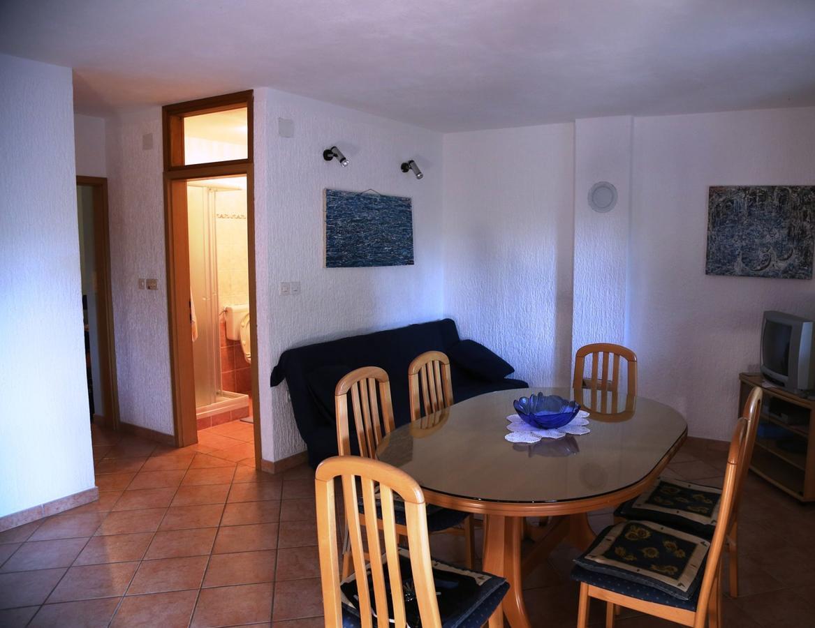 Apartments Coki Funtana Eksteriør billede